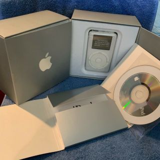 Vintage Apple iPod 1st Generation (5 GB) M8541,  Disc 6