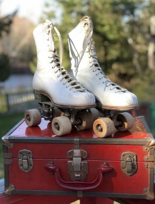 Vintage Roller Skates Size 5.  5 Red Suitcase Betty Lytle Hyde Chicago Wood Wheels