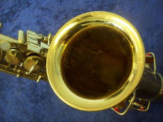 VINTAGE 1924 C.  G.  CONN LTD.  WONDER SERIES I ALTO SAXOPHONE,  CASE 5