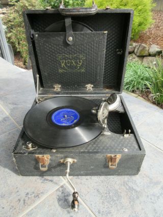 Vintage Roxy Hand Crank Portable 78 Record Player Phonograph In Cond.