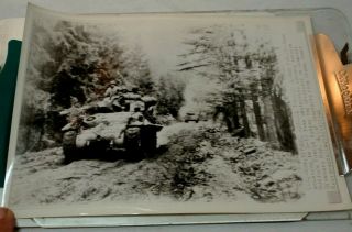 Wwii Associated Press Wire Photo Yanks Advance German Forest M - 10 Tank Dsp232