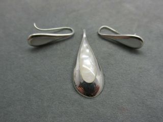 Signed Kabana Sterling Silver & Mother Of Pearl Pendant & Pierced Earrings Set