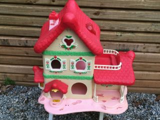 Vintage 1980’s Berry Happy Home Strawberry Shortcake Doll House Dollhouse 1983
