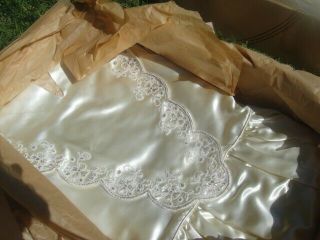 Vintage 1940s Beaded Ivory Liquid Satin Bridal Wedding Gown W/ORIG CROWN & VEIL 4