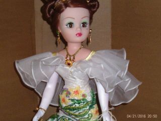 20 in.  hard plastic jointed Madame Alexander Cissy doll 3