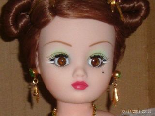 20 in.  hard plastic jointed Madame Alexander Cissy doll 8