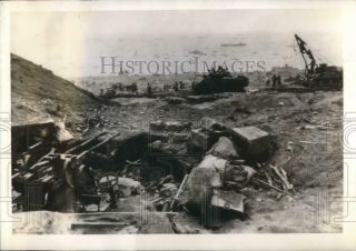 1945 Press Photo Knocked Out Jap Position At Iwo Jima Beachhead - Nem30577