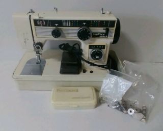 VINTAGE MORSE STRETCH STITCH MODEL 5401 SEWING MACHINE IN CARRYING CASE 2