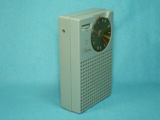 Vintage 1950 ' s World First Transistor Radio,  Regency TR - 1 AM Radio, 2