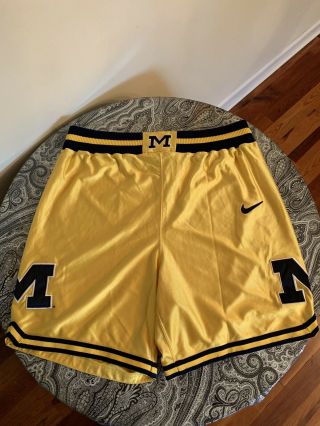 Michigan Wolverines Ncaa Vintage Nike 90’s Fab Five Basketball Shorts Size 36 L