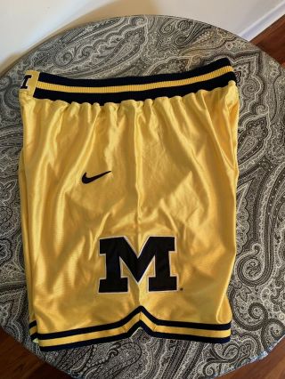 Michigan Wolverines NCAA Vintage Nike 90’s Fab Five Basketball Shorts Size 36 L 2