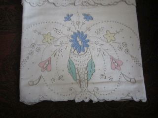 Vintage Madeira Hand Embroidered Set of 2 Pillowcases Pastel w/ Tags 2
