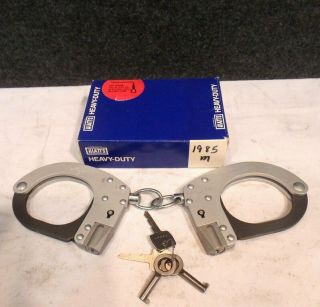 Vintage Hiatt England High Security Handcuffs 1985m Double Key