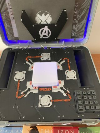 Marvel Cinematic Universe Phase 1 Set - Avengers - Blu - Ray Suitcase - RARE & OOP 4