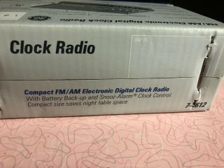 Vintage Space Saver GE FM/AM Electronic Digital Clock Radio 7 - 4612 Compact 5