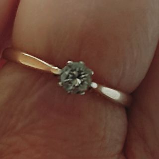 , Vintage,  9ct Gold,  0.  25ct Diamond Solitaire Engagement Ring.