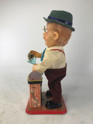 Vintage 1962 Charley Weaver Battery Powered Bartender Toy Figurine by Rosko 3