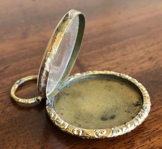 An Antique 19th Century Unmarked Yellow Metal Mourning Locket.  “In Memory Of”. 5