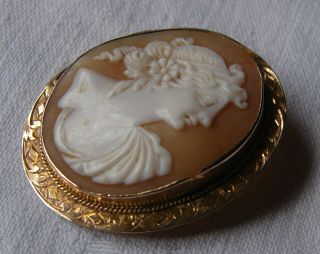 An Antique Victorian Hand Carved Cameo of Classic Goddess in 9ct Gold Brooch 3