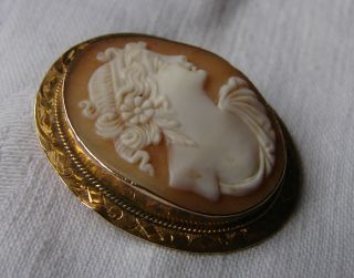 An Antique Victorian Hand Carved Cameo of Classic Goddess in 9ct Gold Brooch 4