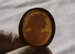 An Antique Victorian Hand Carved Cameo of Classic Goddess in 9ct Gold Brooch 6