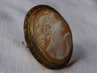 An Antique Victorian Hand Carved Cameo of Classic Goddess in 9ct Gold Brooch 8