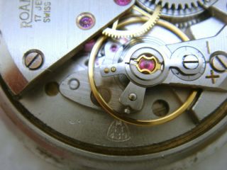 Vintage SWISS made ROAMER 17 Jewels Men ' s Watch (DAY) - 1 10