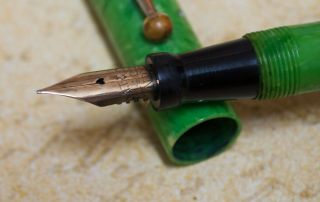 Vintage Mabie - Todd Swallow Fountain Pen in light Jade,  14Ct nib 2