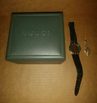 Vtg Authentic Red Green Gold Gucci Watch - Box & Gucci Charm - - Fast Ship