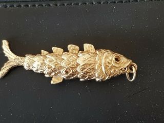LARGE VINTAGE 9ct GOLD ARTICULATED FISH PENDANT 5