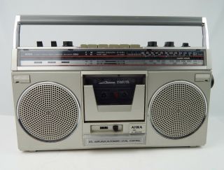 Vintage Aiwa Cs - 220e Boombox Ghetto Blaster Am/fm Radio Classic 80 