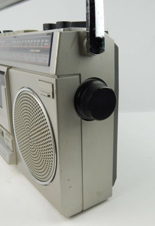 Vintage Aiwa CS - 220E Boombox Ghetto Blaster AM/FM Radio Classic 80 ' s Radio Only 7