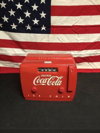 Rare Vintage 1949 Coca - Cola Bakelite Cooler Radio