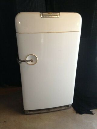 Frigidaire Vintage Refrigerator 1950 Very Good Original/operating