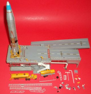 Vintage Revell Convair Atlas & Launch Pad