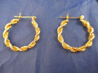 Vintage 14k Yellow Gold Braided Hoop Earrings.  (14k)