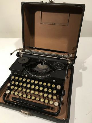 Vintage 1927 - 28 Royal Portable Model P Typewriter W/case Glass Keys