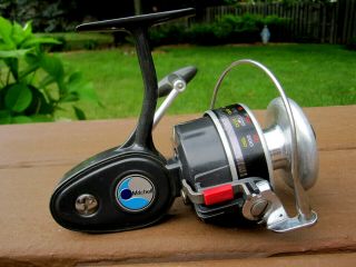 Vintage Garcia Mitchell Model 906 Spinning Fishing Reel Right Handed France 1977