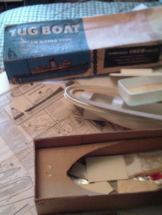 1955 - Vintage (plastic & Wood) " Veco Ocean Going Tug Boat " Kit