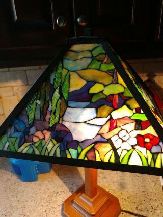 Vintage " Tiffany " Style Stained Glass Lamp 22in Height