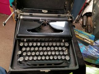 Vintage Royal Portable Typewriter W/ Case Glass Keys In Good Order