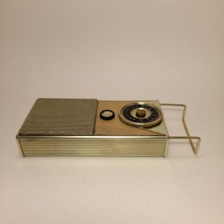 Vintage 1957 GE General Electric Model P - 715 Portable Transistor Radio 2