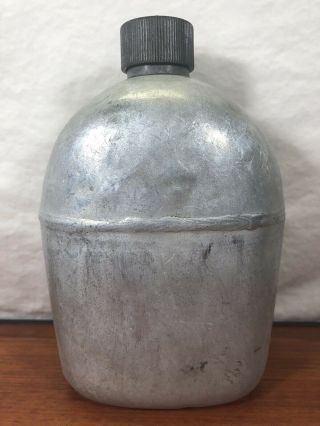 Vintage Wwii Old U.  S.  Military R.  S.  E.  1943 Army Navy Marine Canteen