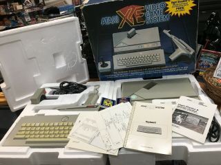 Atari Xe Game System/console W/ Inserts Rare