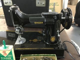 1951 Vintage Singer Featherweight Sewing Machine W/ Pedal,  Case