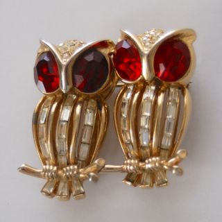 1950s Coro Corocraft Ruby Red Eyed Rhinestone Owl Duette Brooch Fur Clip Set