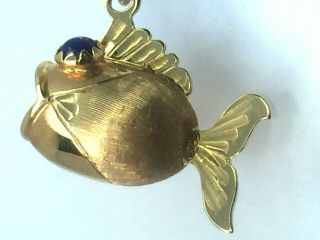 14k Yellow Gold Wide Mouth Blue Eyes Fish Charm Pendant.  2.  5gm.