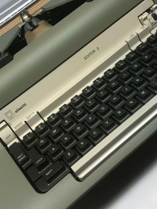 Vintage Electric Typewriter Olivetti Editior 2 1969 3