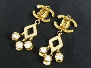 r5834 Auth Chanel Vintage Gold Plated Rhinestone CC Logo Clip On Dangle Earring 2