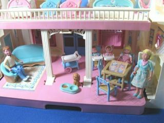 Vintage Fisher Price 1993 Loving Family 6364 Folding Dollhouse People Furniture